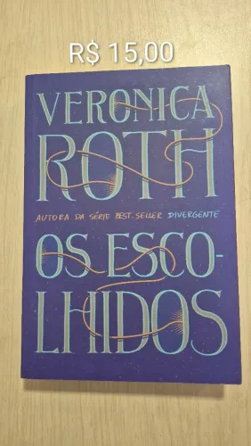 Livro "Os escolhidos" de verônica roth