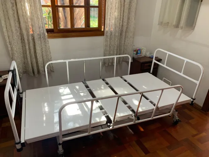 Cama hospitalar automática colchão D33 com colchão pneumático.