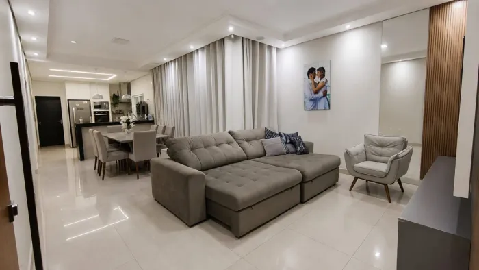 Casa à venda no bairro Portal do Vale em Uberlândia