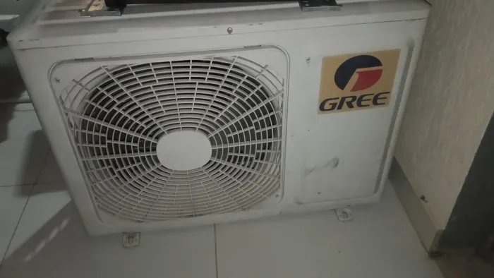 Vendo ar condicionado de 18mil BTUs usado. Mas está completo