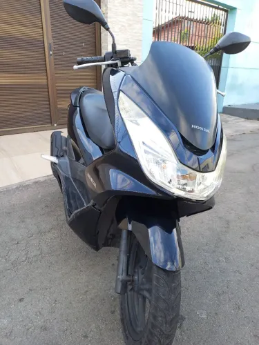 Vendo essa linda PCX Ano 2018 única dona.