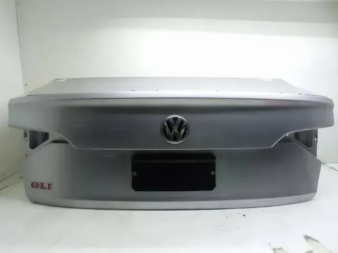 TAMPA TRASEIRA JETTA 2020A2021