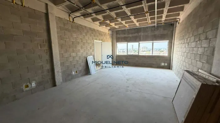 SALA EM PRÉDIO COMERCIAL - ÓTIMA LOCALIZAÇÃO