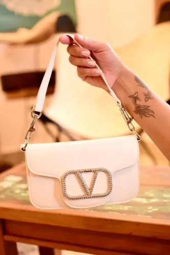 Bolsa Inspiração Valentino - Elegante, Moderna e Premium