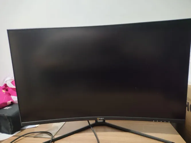 Monitor 165hz, 31.5pl curvo husky