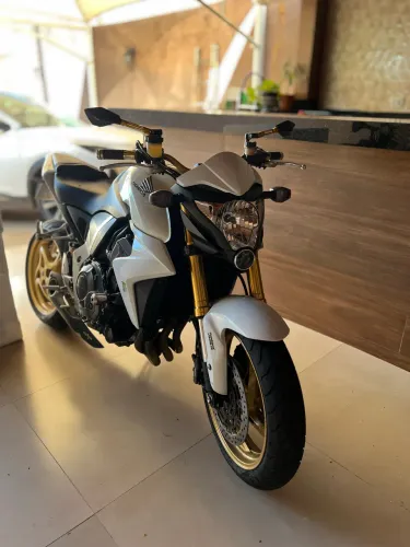 CB1000r