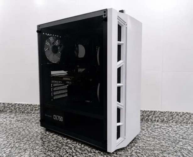 ? PC Gamer Ryzen 7 5700X + RTX 3060 12GB + SSD NVMe 1TB + SSD 500GB + 16GB RAM ?