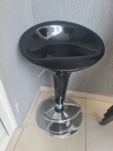 Banqueta giratória tulipa