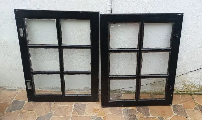 Janelas de correr de madeira com vidro