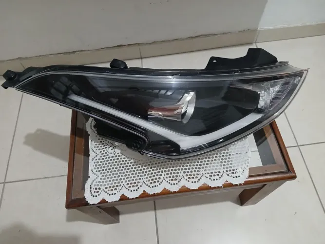 Farol dianteiro com projetor e led DRL do Hyundai HB20 ano 2020 a 2022