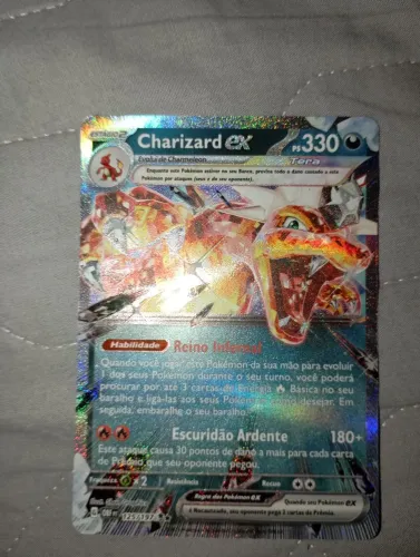 Carta pokemon Charizard ex obsidiana em chamas