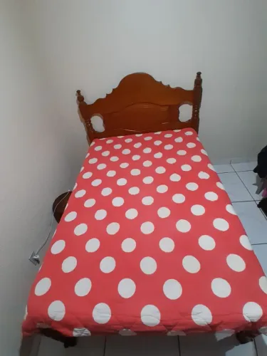 Cama casal madeira cerejeira