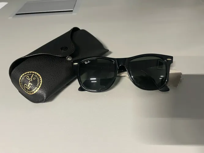 Ray ban