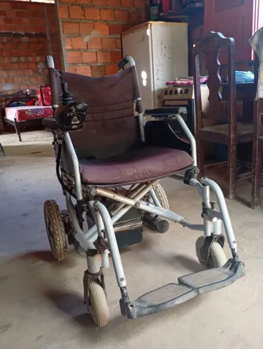Vendo cadeira motorizada