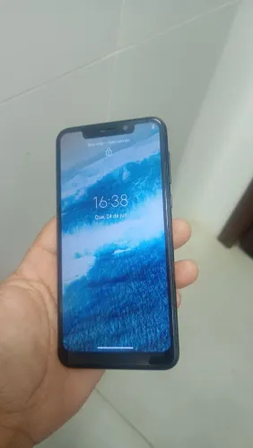 Vendo ou troco Motorola One/64 GB bem conservado e funcionando perfeitamente 