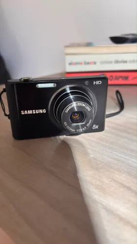 Câmera Samsung ST77