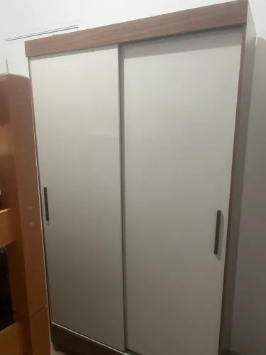Guarda roupa de solteiro