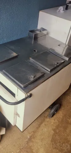 Vendo carrinho de hot dog 