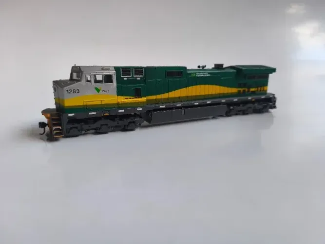 Locomotiva Dash9 VALE athearn rtr HO