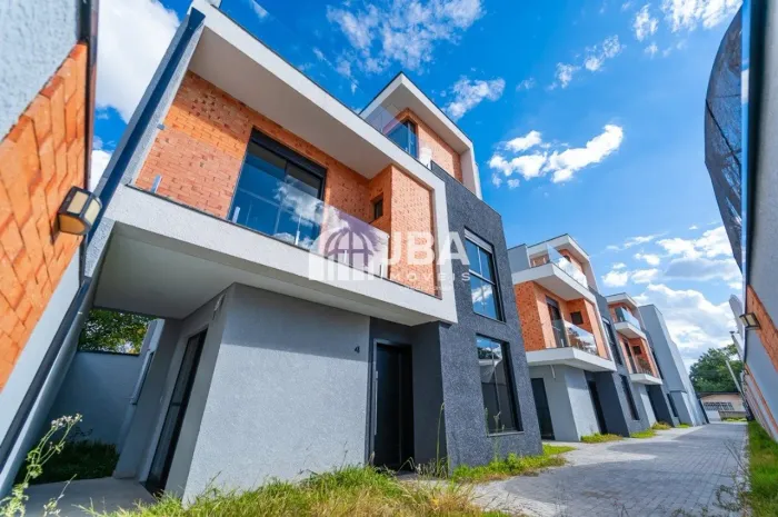 SOBRADOS NÃO GEMINADOS COM TERRAÇO