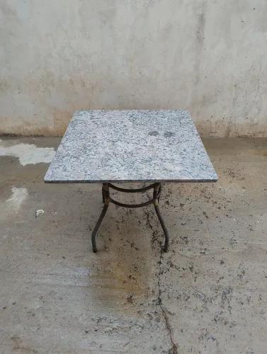 Mesa para 4 cadeiras 