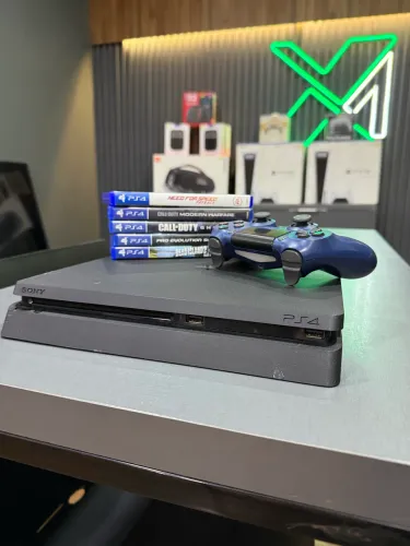 PlayStation 4 slim com jogo e garantia - preço baixo