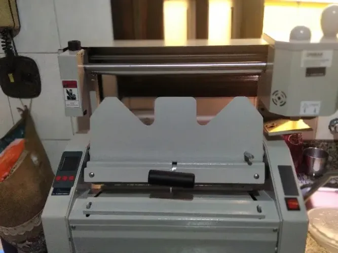 Encadernadora hot melt