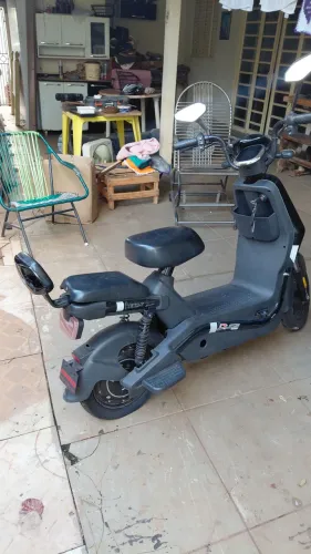 Vendo Scotter Elétrica com Bateria danificada