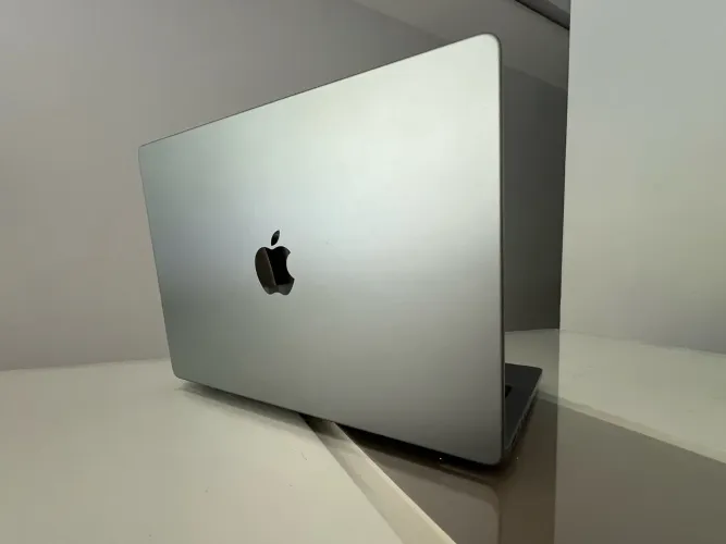 MacBook Pro 14? 8GB 512 Cinza Impecável.