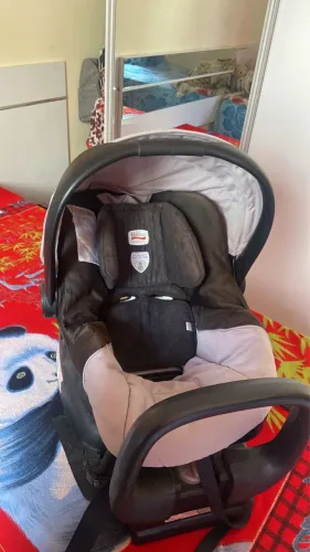 Vende-se bebê conforto 