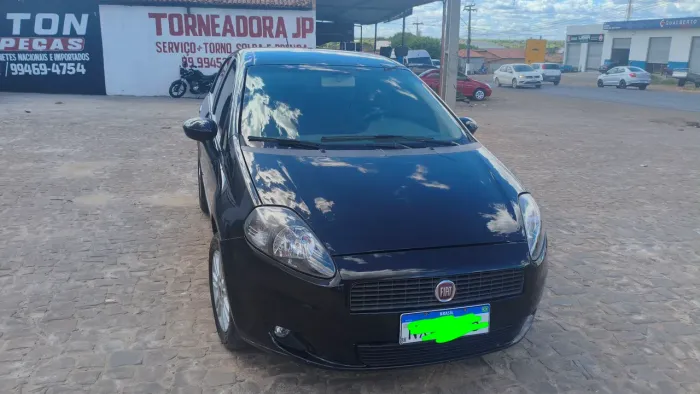 Fiat Punto Attractive 1.4 Fire Flex 8V 5P 2011
