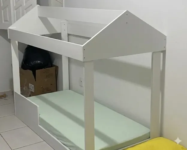 Cama montessoriana infantil