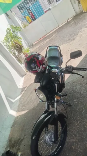 Moto em perfeito estado escapamento original