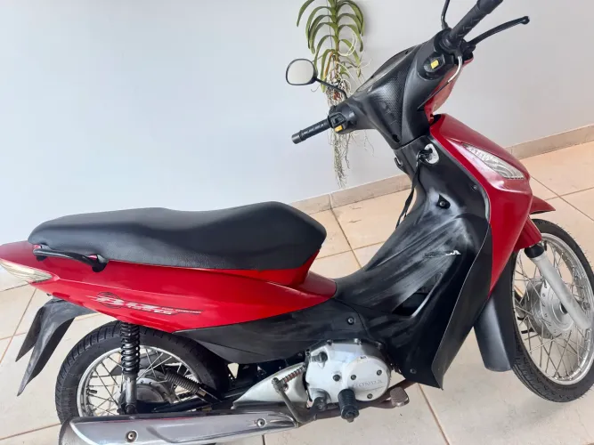 Biz 125 Es vermelha ano 2010