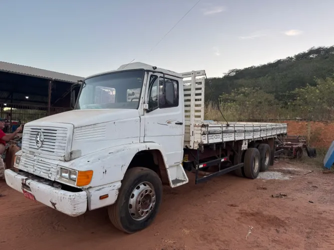 1418 Mercedes trucado