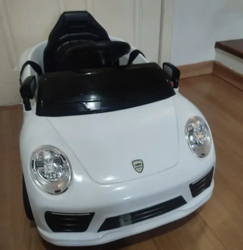 Carro elétrico infantil