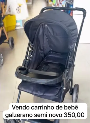 Carrinho de bebê e base para bebê conforto