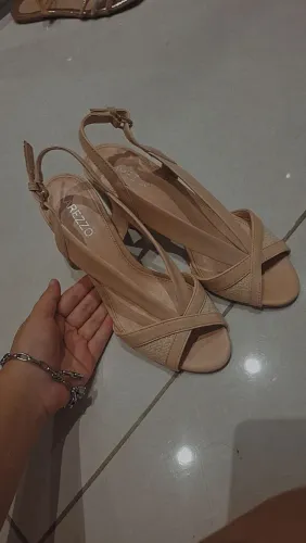 VENDO SALTO ALTO DE COURO  AREZZO SEMINOVOS USADOS APENAS 1 VEZ