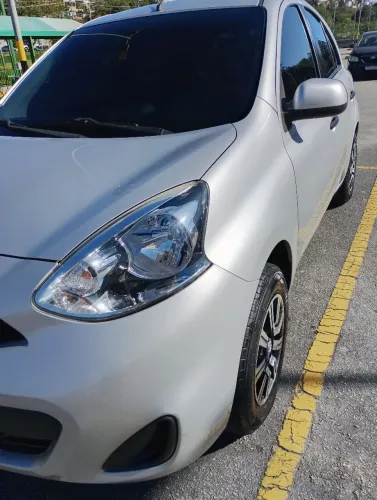 Nissan March S 1.0 12V Flex 5P 2015