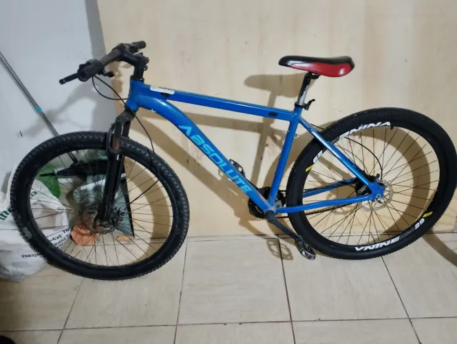VENDO ESSA BICICLETA PORQUE NÃO ESTOU UTILIZANDO MAS, *84, número para contato