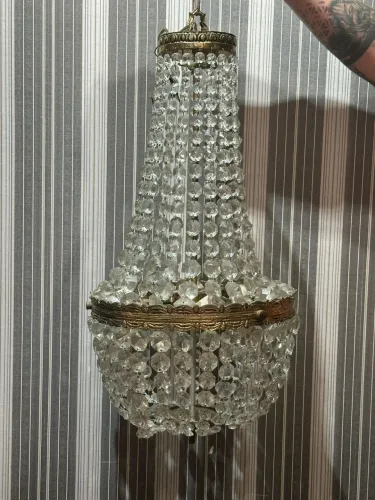 Par de Lustres de Cristal com Armação de Bronze Modelo Império - Peças de Antiquário