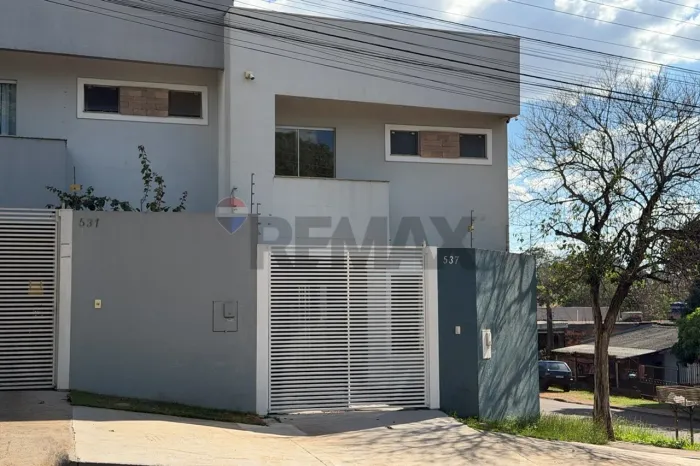 Sobrado com 2 quartos no Parque São Paulo, Cascavel
