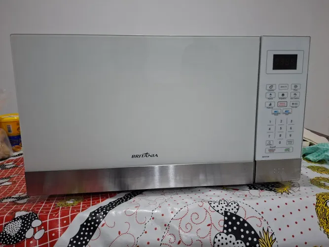 Micro ondas Britania 127 v