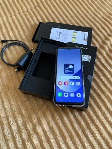 Sansung Z Flip 6 256GB ( Leia )