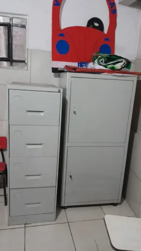 Venda de móveis escolares em perfeitas condições!