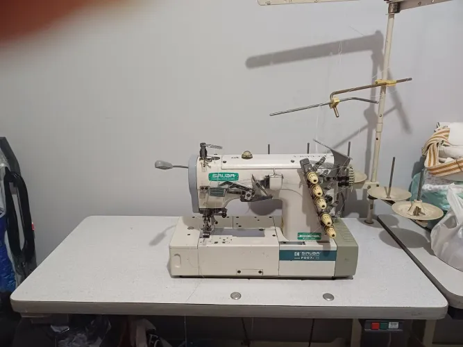 Maquina galoneira