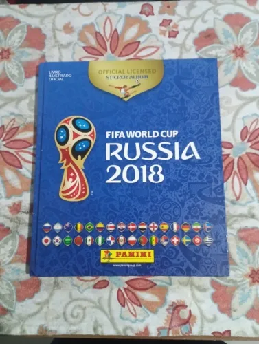 Revista da copa de 2018, capa dura em perfeito estado e álbum completo!