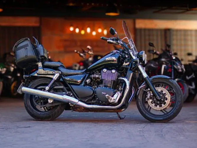 TRIUMPH THUNDERBIRD 1700 STORM