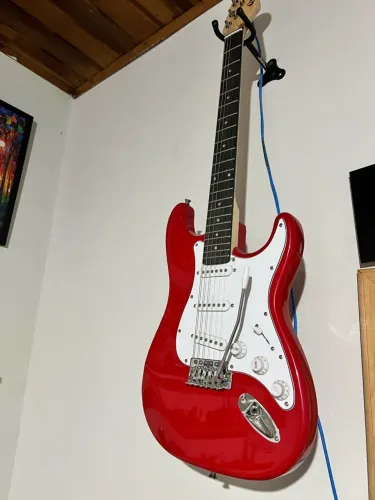 Guitarra queens vermelha