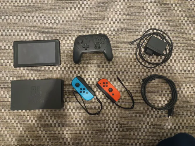 Nintendo Switch V2 Desbloqueado + Micro SD 512 GB + Pro Controller